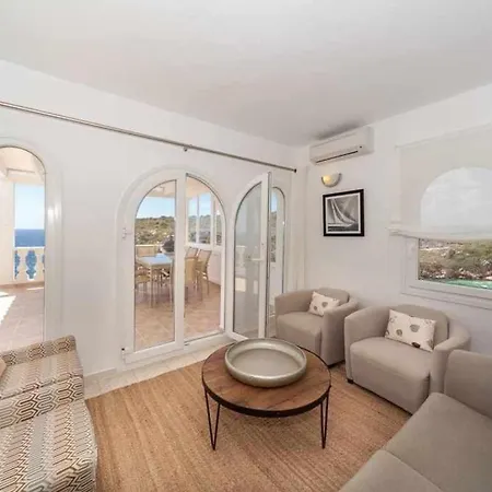 Es Macar Vistas Unicas Al Mar Junto A La Playa Piscina Climatizada אס קנוטלס